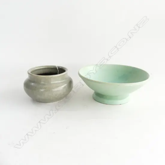 OLIVE JONES NZ POTTERY BOWL & VASE (a/f) D. 220MM,  D 140MM