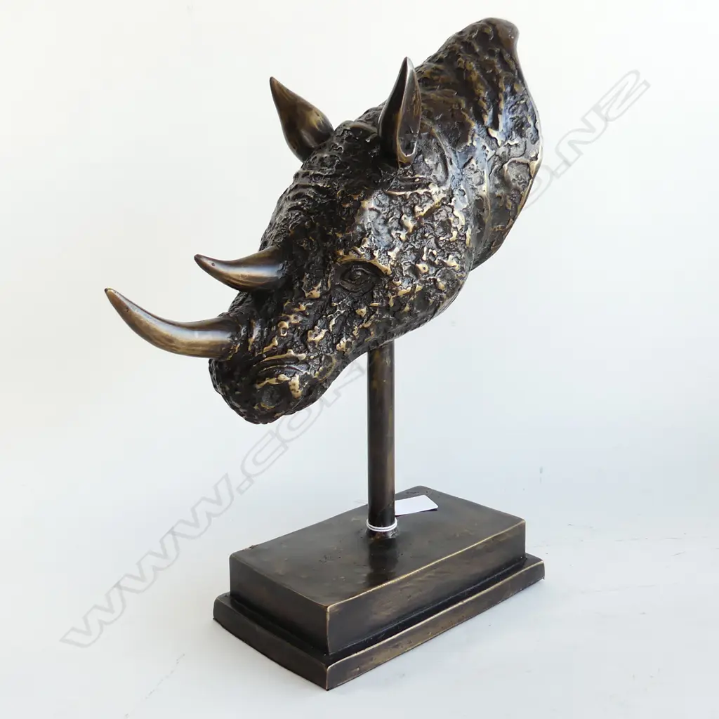 BRONZE RHINOCEROUS HEAD ON STAND H. 340MM Image 1++