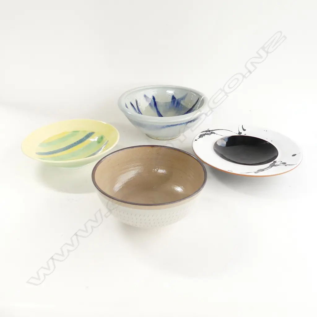 4 NZ POTTERY BOWLS ALL WITH POTTERS MARKS 'TOBY' + Van der Putten + Shane Wagstaff ETC Image 1++