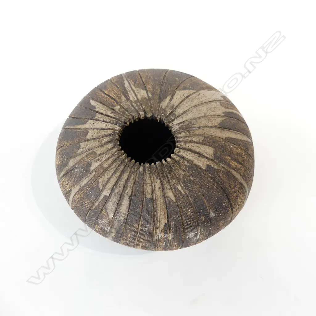'MM' SCULPTED POD FORM VASE radiating incised lines matt glaze. W.270mm. Incised 'MM' mark Image 1++