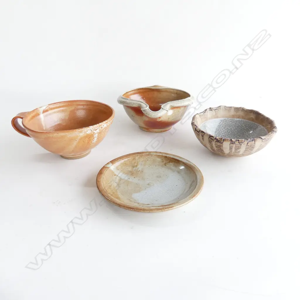3 SHINO ETC VESSELS/BOWLS & 1 PLATE Image 1++