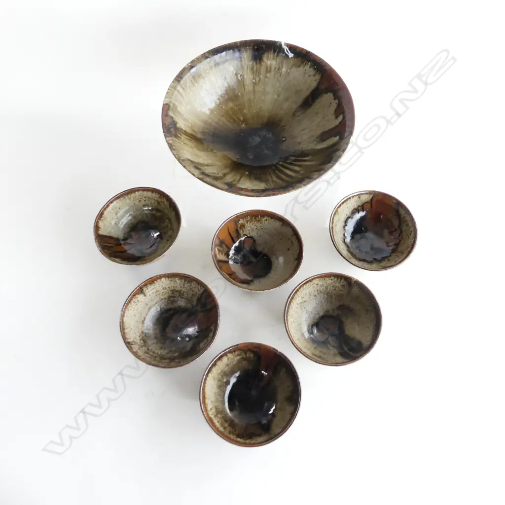 DAVID BROKENSHIRE (ALL UNMARKED VENDORS ATTRIBUTION) BOWL (DIA 235mm - RIM CHIPPED) w. 6 SM BOWLS (DIA 130MM) Image 1++