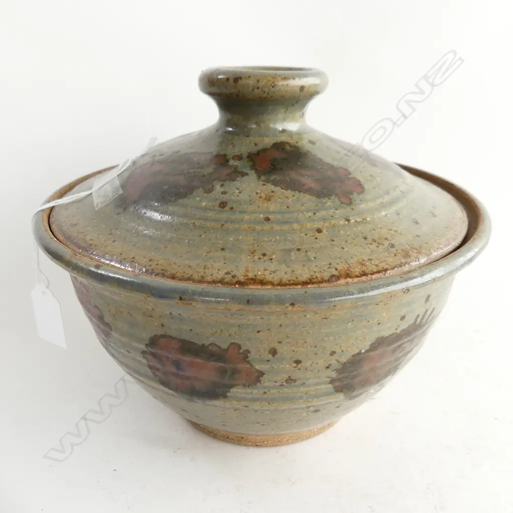 PAUL MELSER LIDDED CASSEROLE POT H.185mm Image 1++