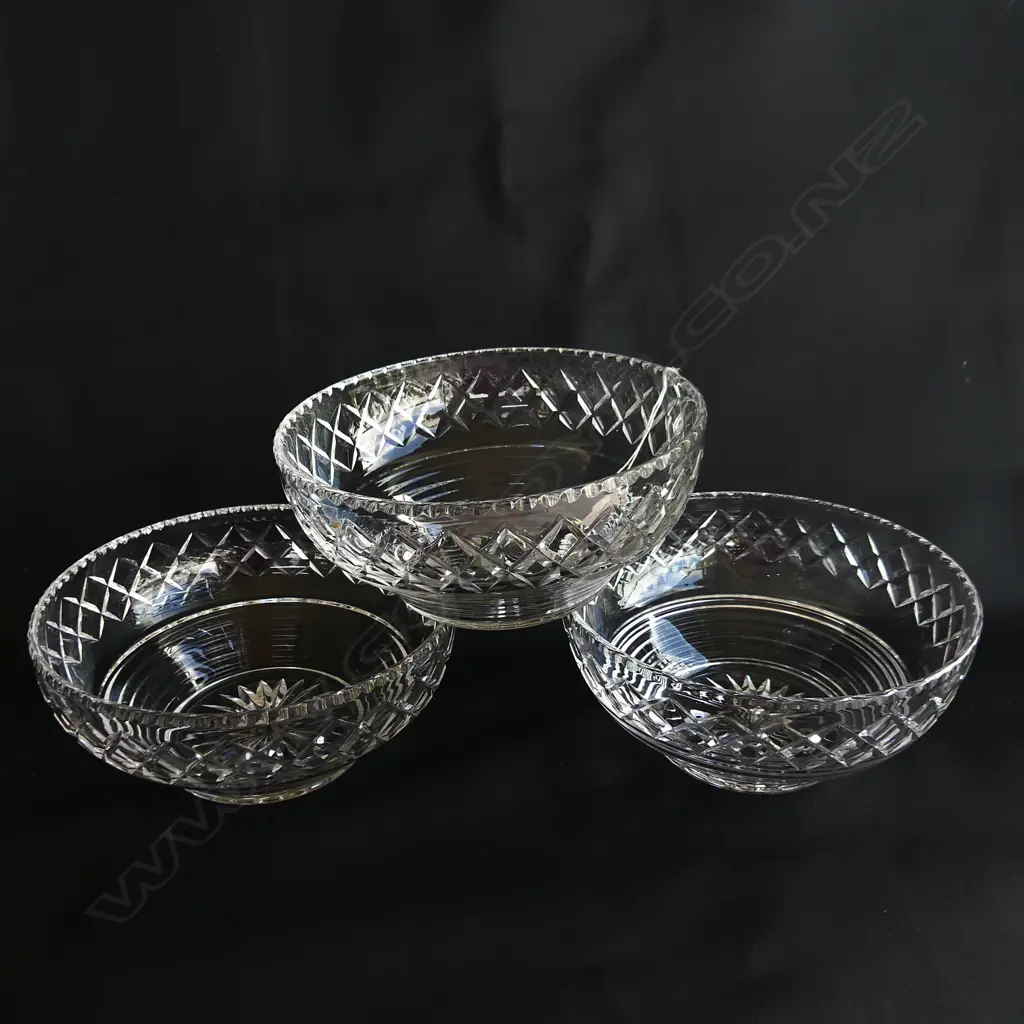 SET 3 CRYSTAL BOWLS Image 1++