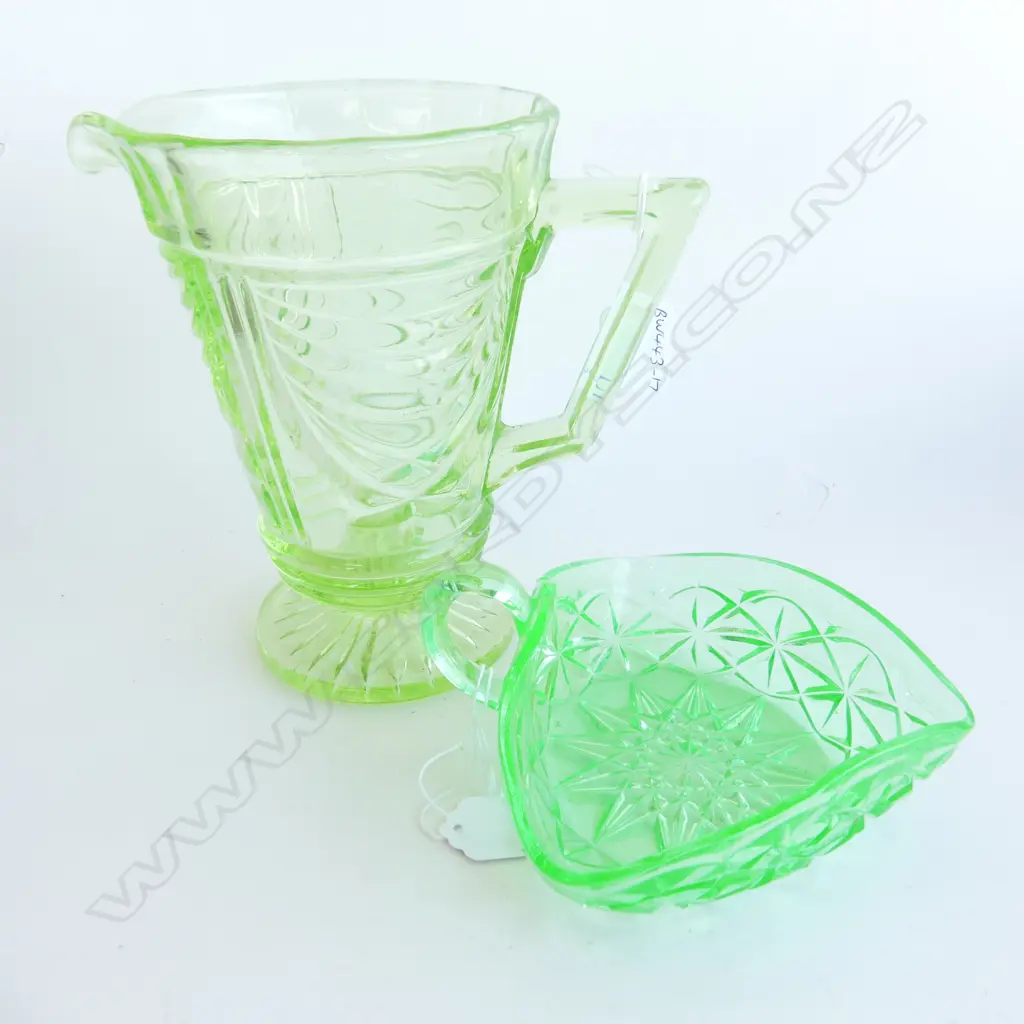 URANIUM GLASS DISH & JUG H.180mm Image 1++