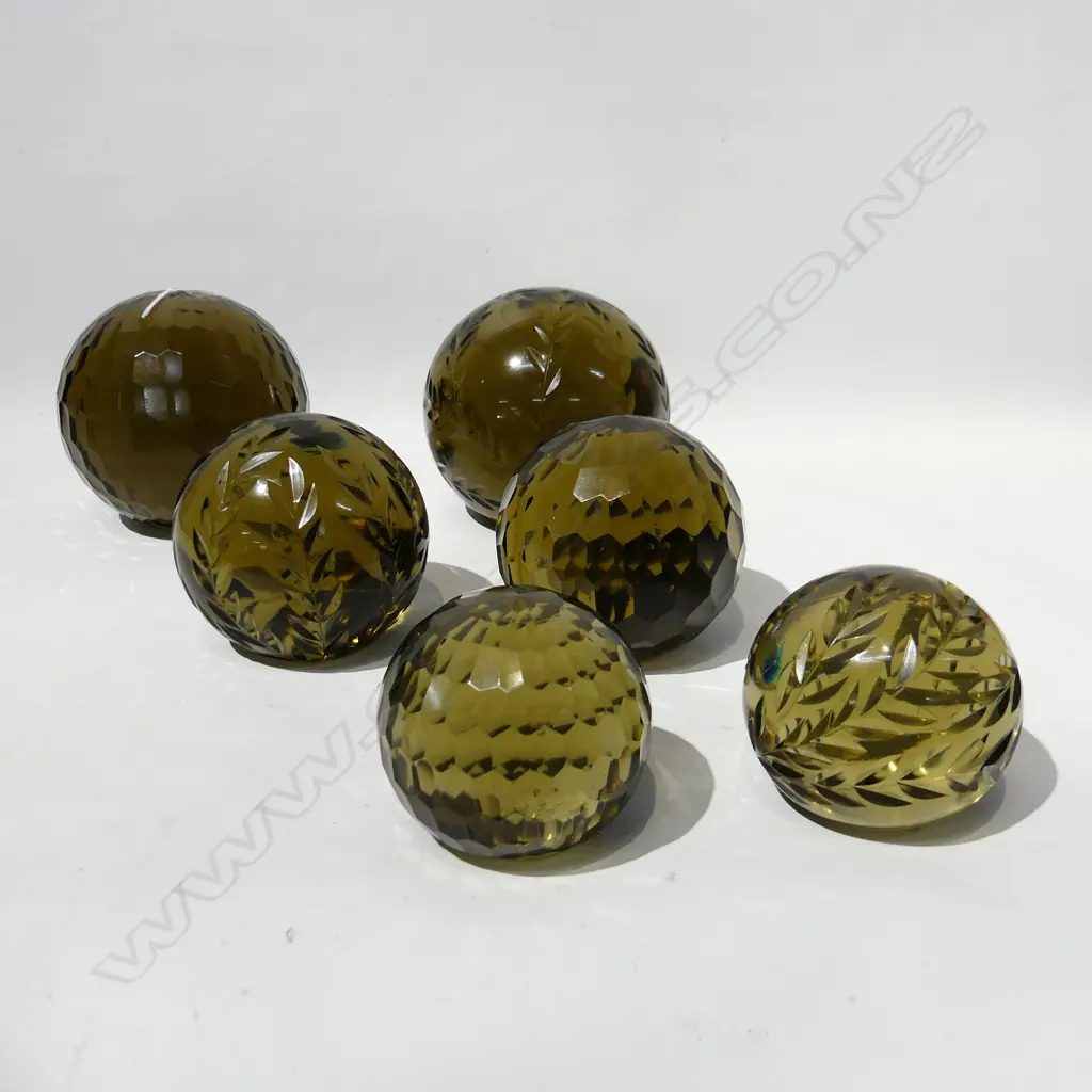 6 FRENCH COUNTRY GLASS BALLS; WREATH & HONEYCOMB DESIGN 115mm dia Image 1++
