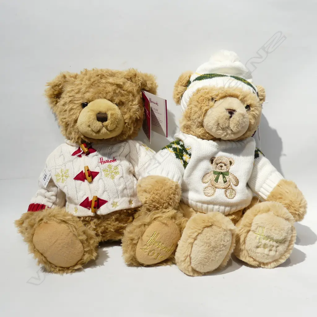 2 HARRODS XMAS BEARS 2016, 2021 Image 1++