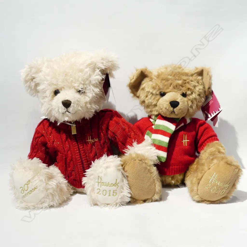 2 HARRODS XMAS BEARS 2010, 2015 Image 1++