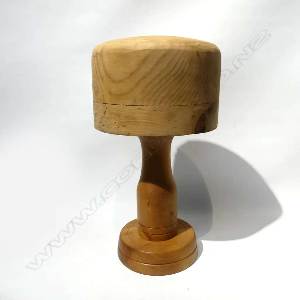 WOODEN HAT BLOCK H.345mm Image 1++