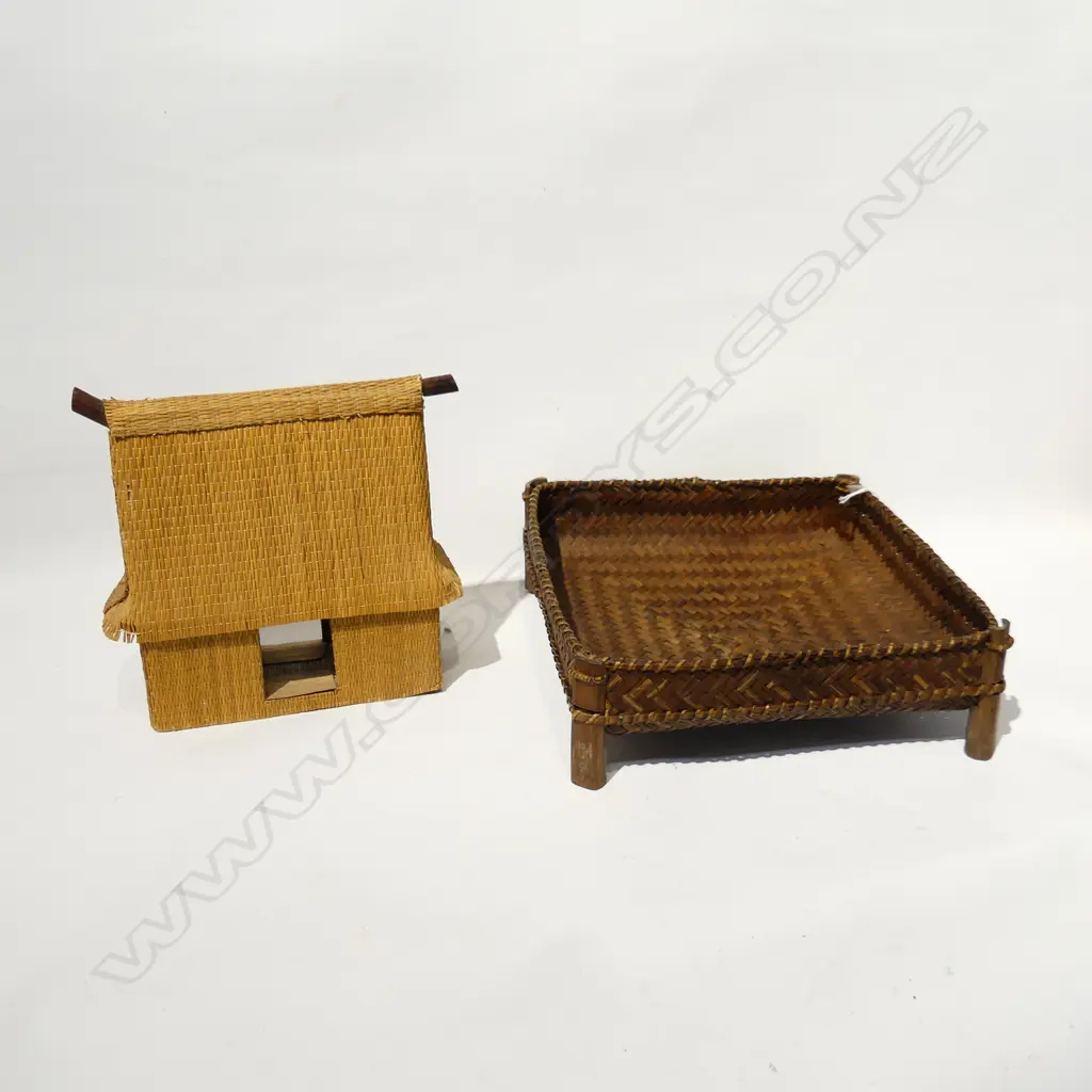 WOVEN MINIATURE HUT & BASKET (240 X 240MM) Image 1++