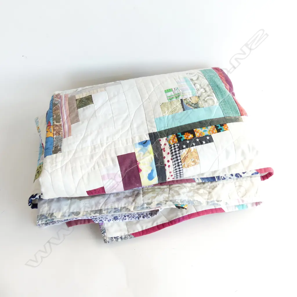 VERY LARGE PATCHWORK QUILT Image 1++