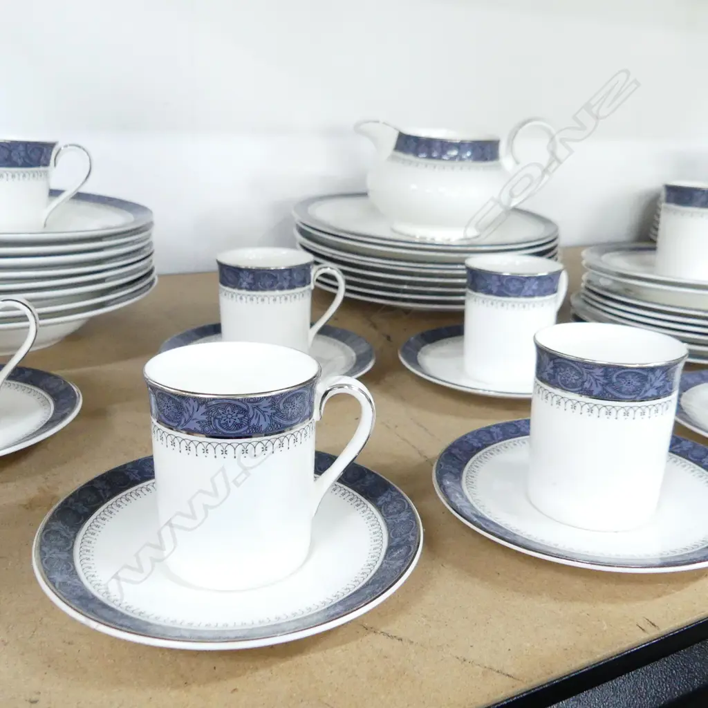 LARGE LOT OF ASST R/DOULTON SHERBROOKE DINNER WARE Image 1++