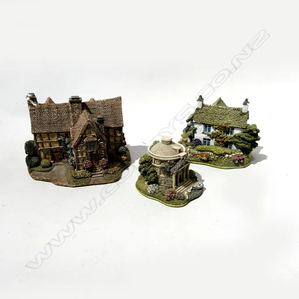 2 LILLIPUT LANE MINIATURE HOUSES, BOTH IN ORIGINAL BOXES; DOVE COTTAGE & SHAKESPEARE'S BIRTHPLACE Image 1++