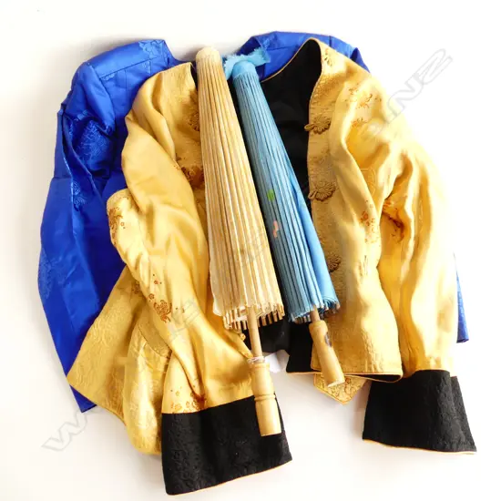 2 CHINESE SILK JACKETS; 1 ROYAL BLUE, 1 YELLOW + 2 ORIENTAL PARASOLS 