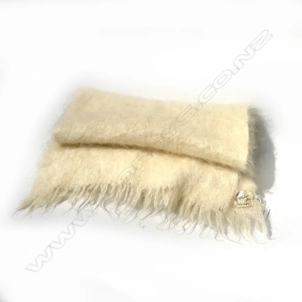 LG WHITE SCOTTISH MOHAIR SCARF / SHAWL 1600x360mm Image 1++