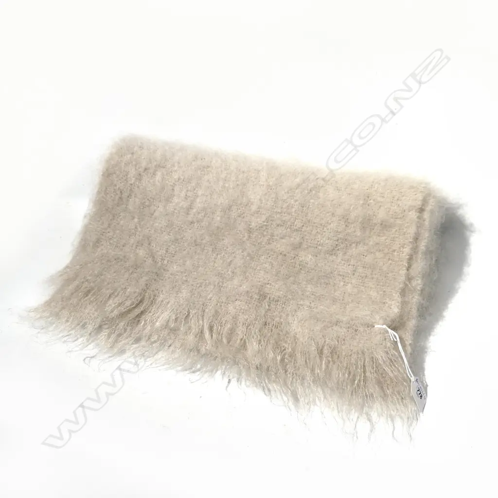 LG BEIGE SCOTTISH MOHAIR SCARF / SHAWL 1700x400mm Image 1++