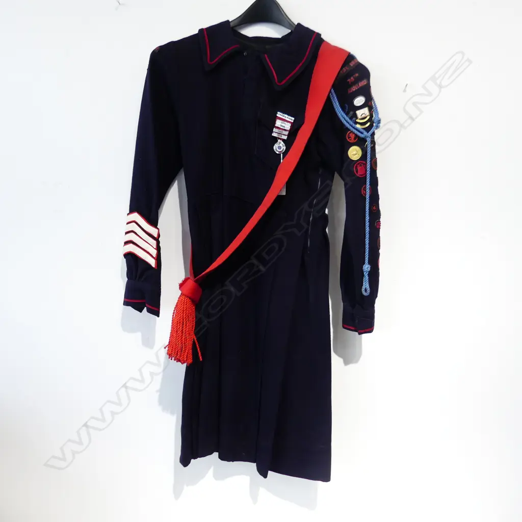 ORIG 1950s GIRL'S LIFE BRIGADE DRESS, W ORIG BADGES & SASH, SIZE: SM Image 1++