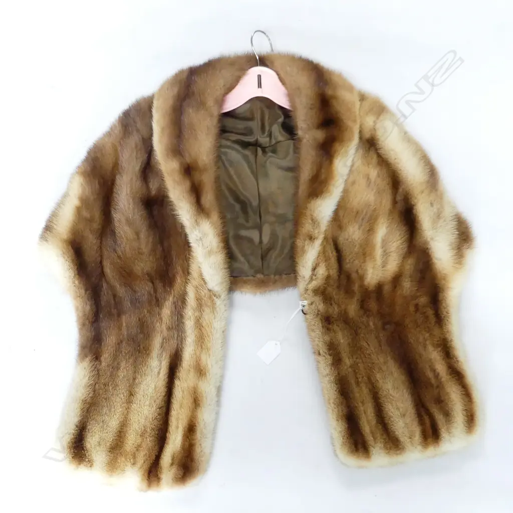 TAN COULORED MINK SHOULDER WRAP L630MM Image 1++