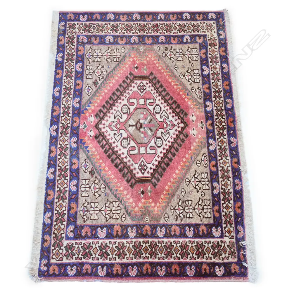 OLD SHIRAZ RUG, 900 x 1400mm Image 1++