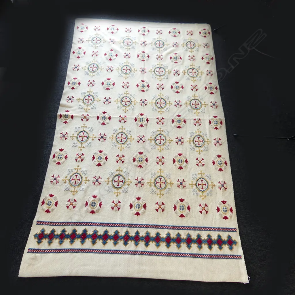 LG WOOLLEN HAND EMBROIDERED CURTAIN. PATTERN FROM TILED ANCIENT ROMAN VILLA IN ENGLAND Image 1++