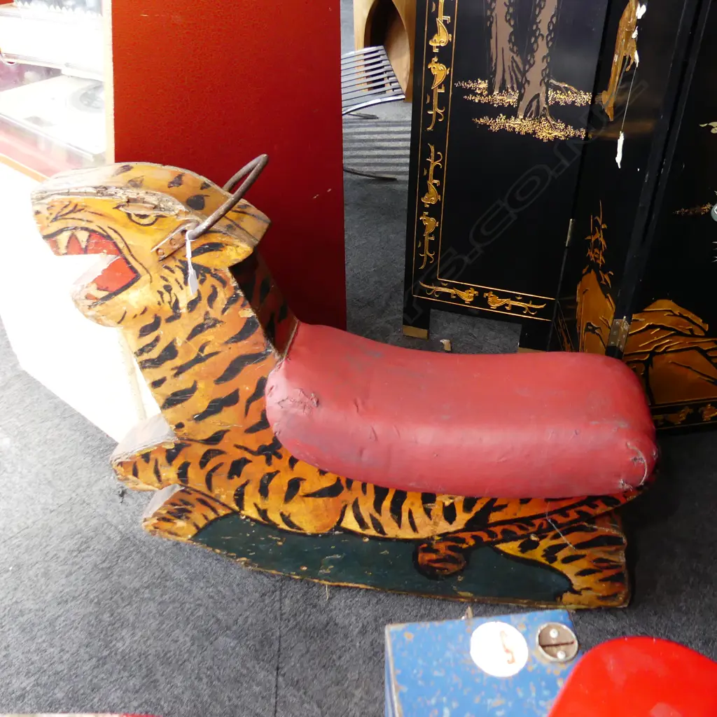 1930'S WOODEN PAINTED CARNIVAL CAROUSEL TIGER WITH RED LEATHER SEAT -  L. 950MM Image 1++