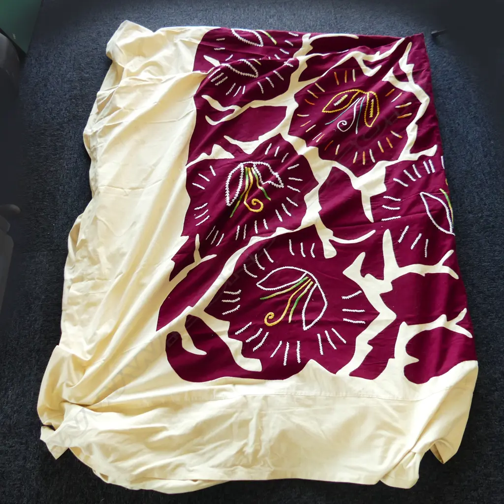 COOK ISLAND LGE TIVAEVAE suitable for king size bed or lge table 2900 x 2450mm Image 1++