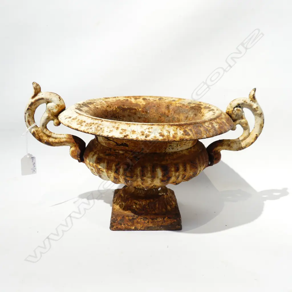 CAST IRON GARDEN URN, 2 HANDLES 270mm dia Image 1++