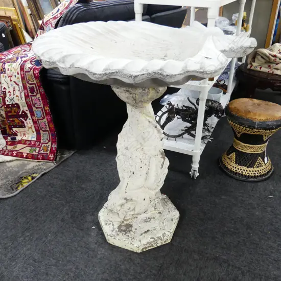 CAST CONCRETE FISH & SHELL LGE BIRD BATH