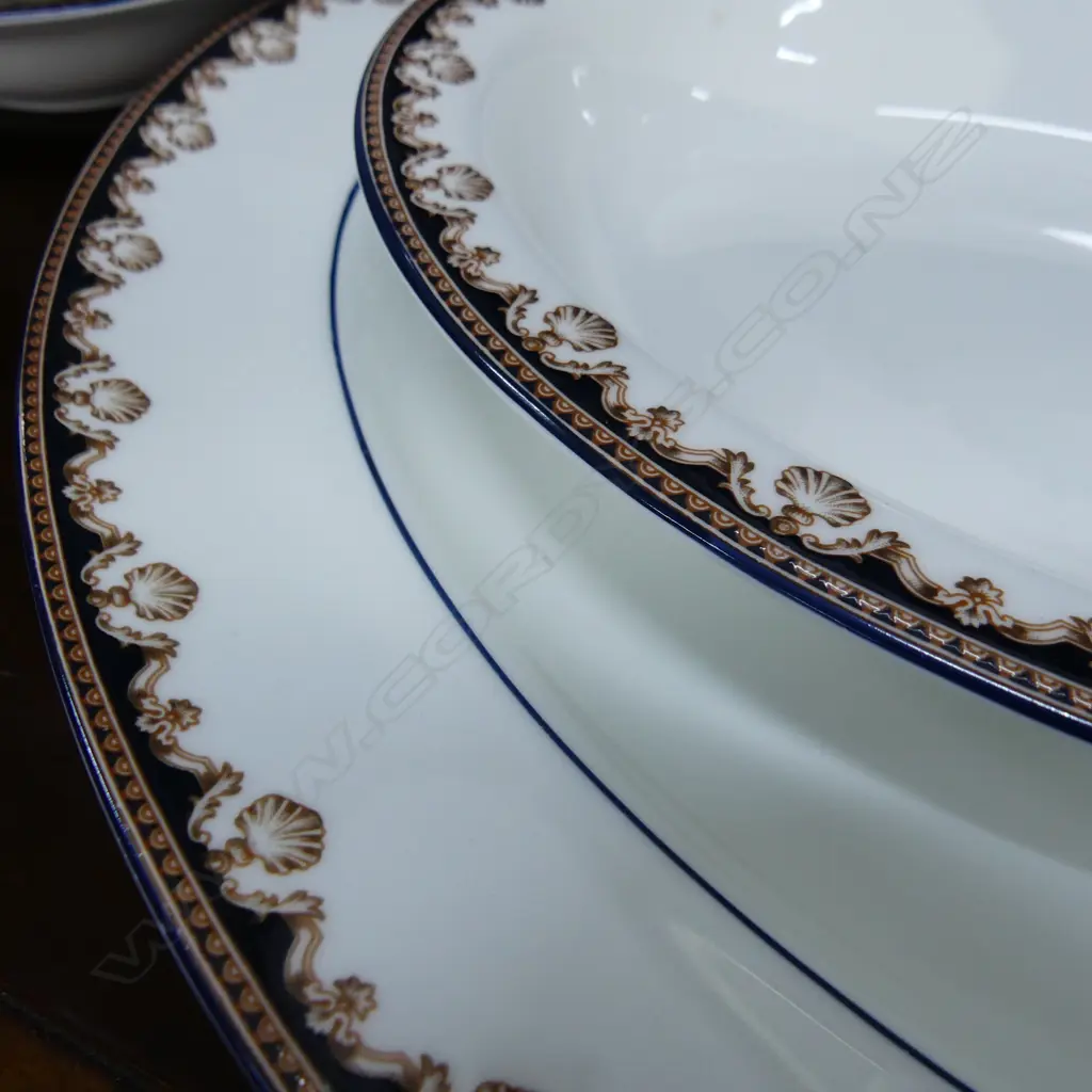 WEDGWOOD 'MEDICI' BONE CHINA PART DINNER SERVICE Image 1++