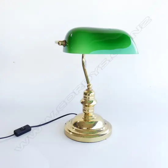 BANKERS LAMP; GREEN GLASS SHADE H.370mm