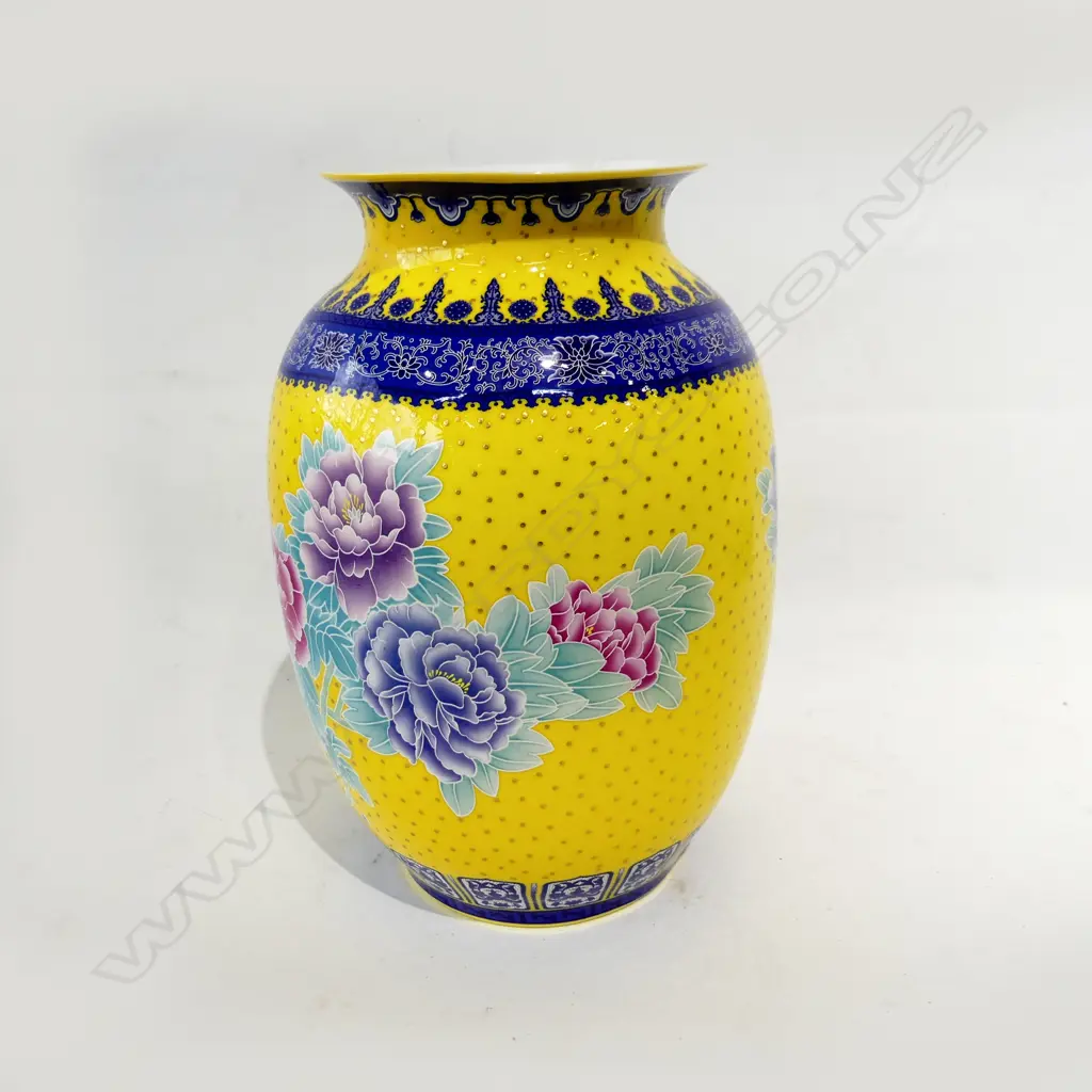 LG YELLOW CHINESE VASE H.310mm Image 1++