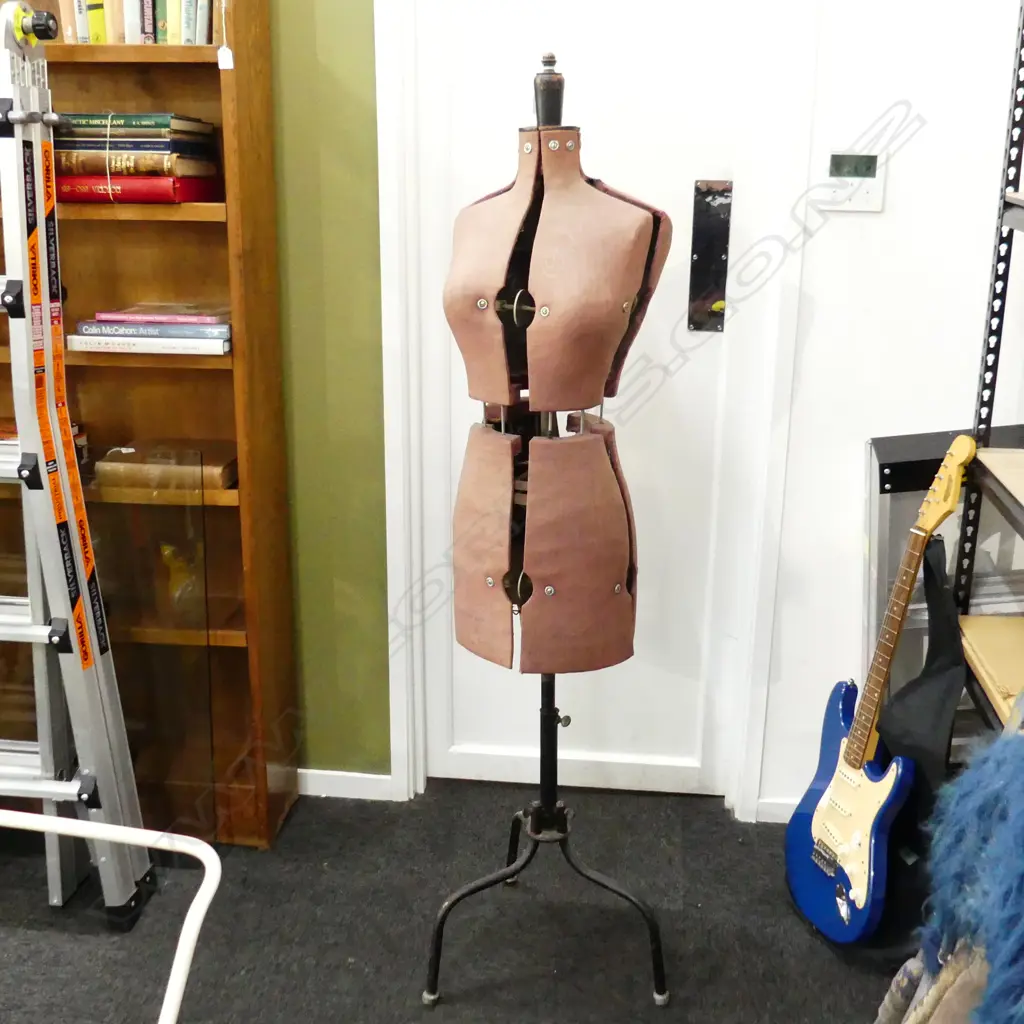 LG OLD DRESSMAKERS DUMMY / MANNEQUIN H. 1620MM Image 1++