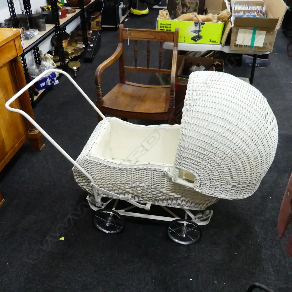 LG VINTAGE PRAM L.1300mm Image 1++