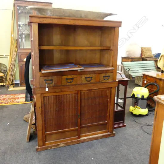 LG 2 PCE ORIENTAL CABINET 1125x465x1620mm