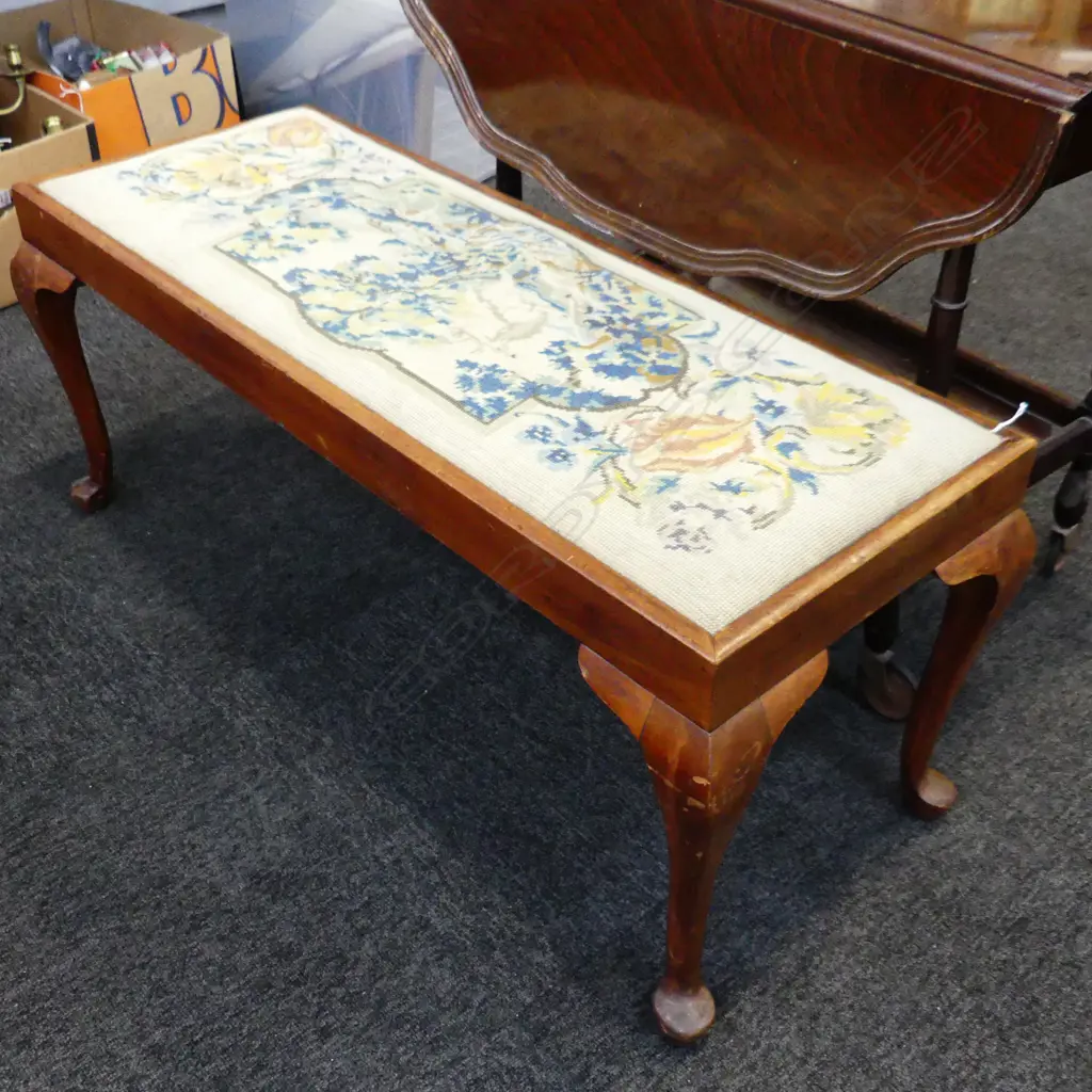 WIDE TAPESTRY STOOL w. CABRIOLE LEGS 1020x400x420mm Image 1++