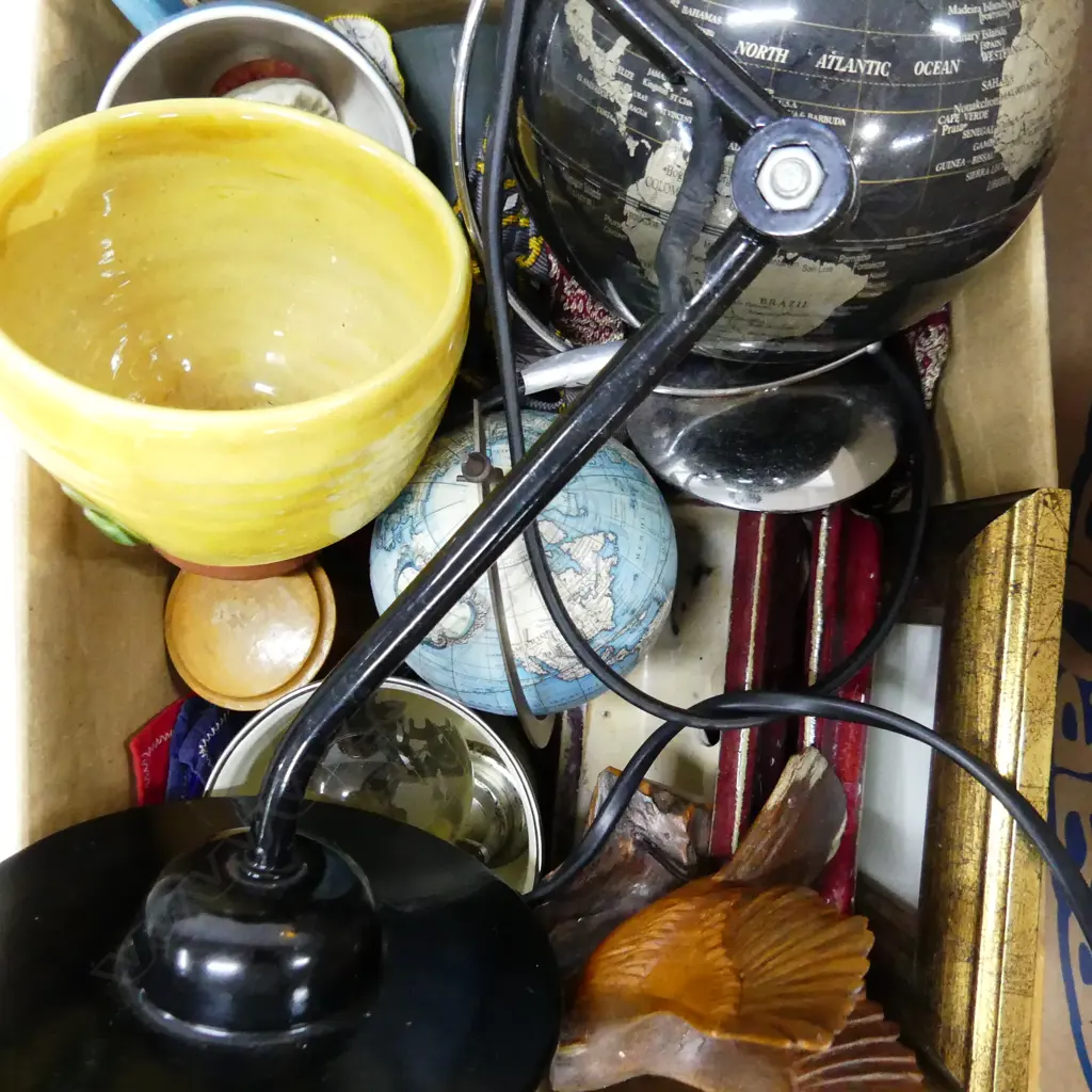 BOX LOT ASST; CROWN LYNN CUPS, MINI GLOBES, SMALL BLACK LAMP ETC Image 1++