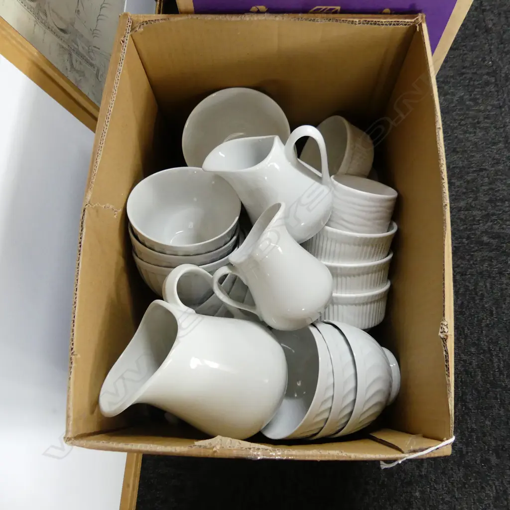 LARGE QUANTITY OF KITCHEN RAMEKINS & BOWLS + 3 JUGS Image 1++