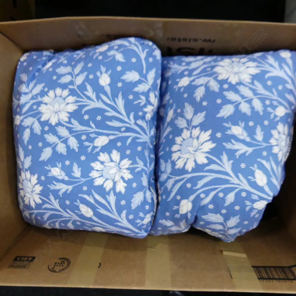 BOX LOT ASST. LINENS; BLUE FLORAL, 2 CUSHIONS + LINED CURTAINS Image 1++