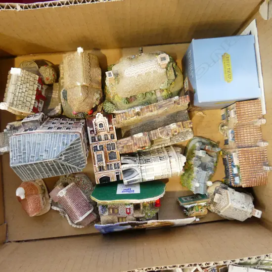 BOX ASST MINIATURE HOUSES & BUILDINGS INCL LILLIPUT LANE