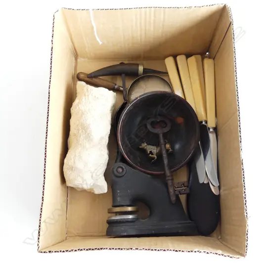 ASSORTED ANTIQUE SMALLS, KNIVES, CORKSCEW, PUNCH ETC