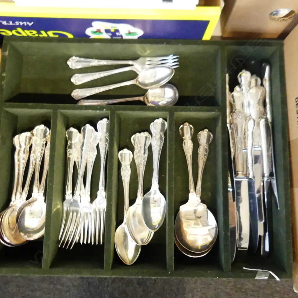 LG TRAY RODD CUTLERY  Image 1++