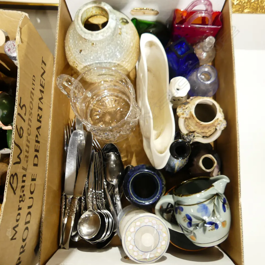 BOX LOT ASST INCL CRYSTAL, POTTERY, GLASS, CUTLERY ETC.. Image 1++
