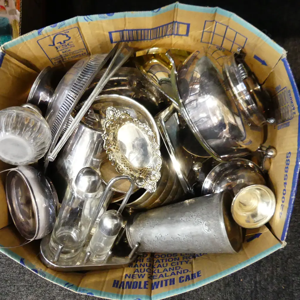 BOX LOT ASST. SILVER PLATE  Image 1++