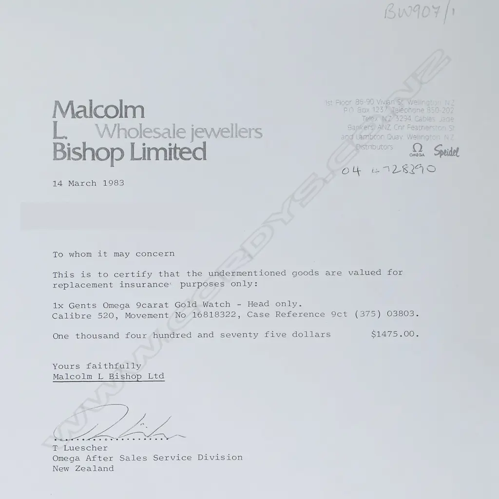 A vintage 9ct gold Omega wristwatch, Image 1++