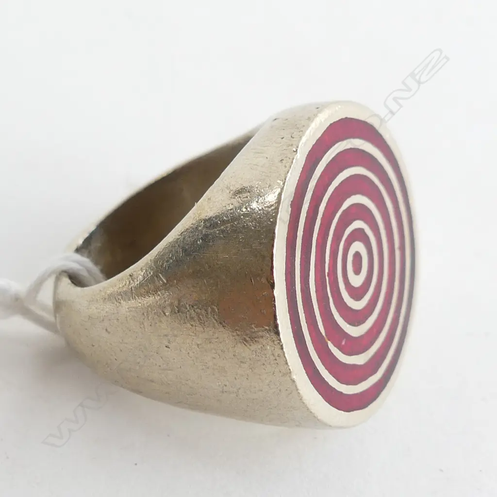RING WITH ENAMEL CIRCLES (COSTUME) Image 1++