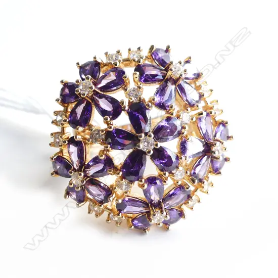 LARGE METAL DRESS RING      