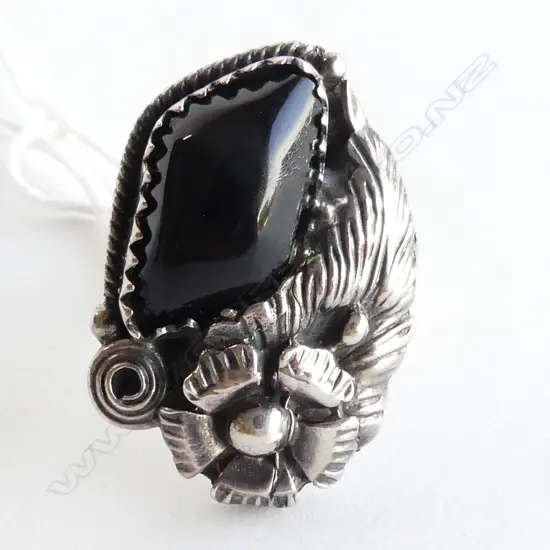 925 SILVER ARTS & CRAFTS RING SIZE M 1/2