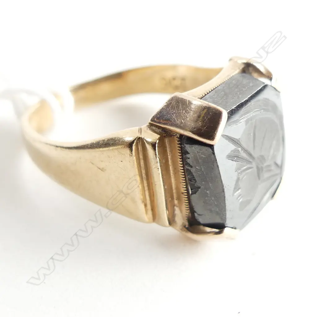 GENTS 9CT HEMATITE SOLDIER RING SIZE O Image 1++