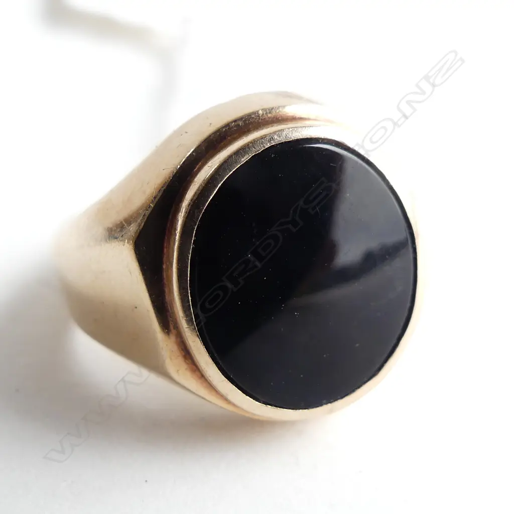9CT & ONYX SIGNET RING 6.5gm SIZE O Image 1++