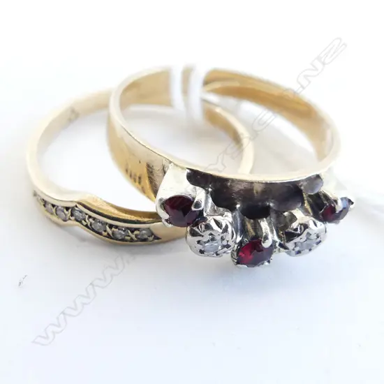 2x 9CT GOLD RINGS: GARNET & DIAMOND RING 4.47gms SIZE N1/2 & O